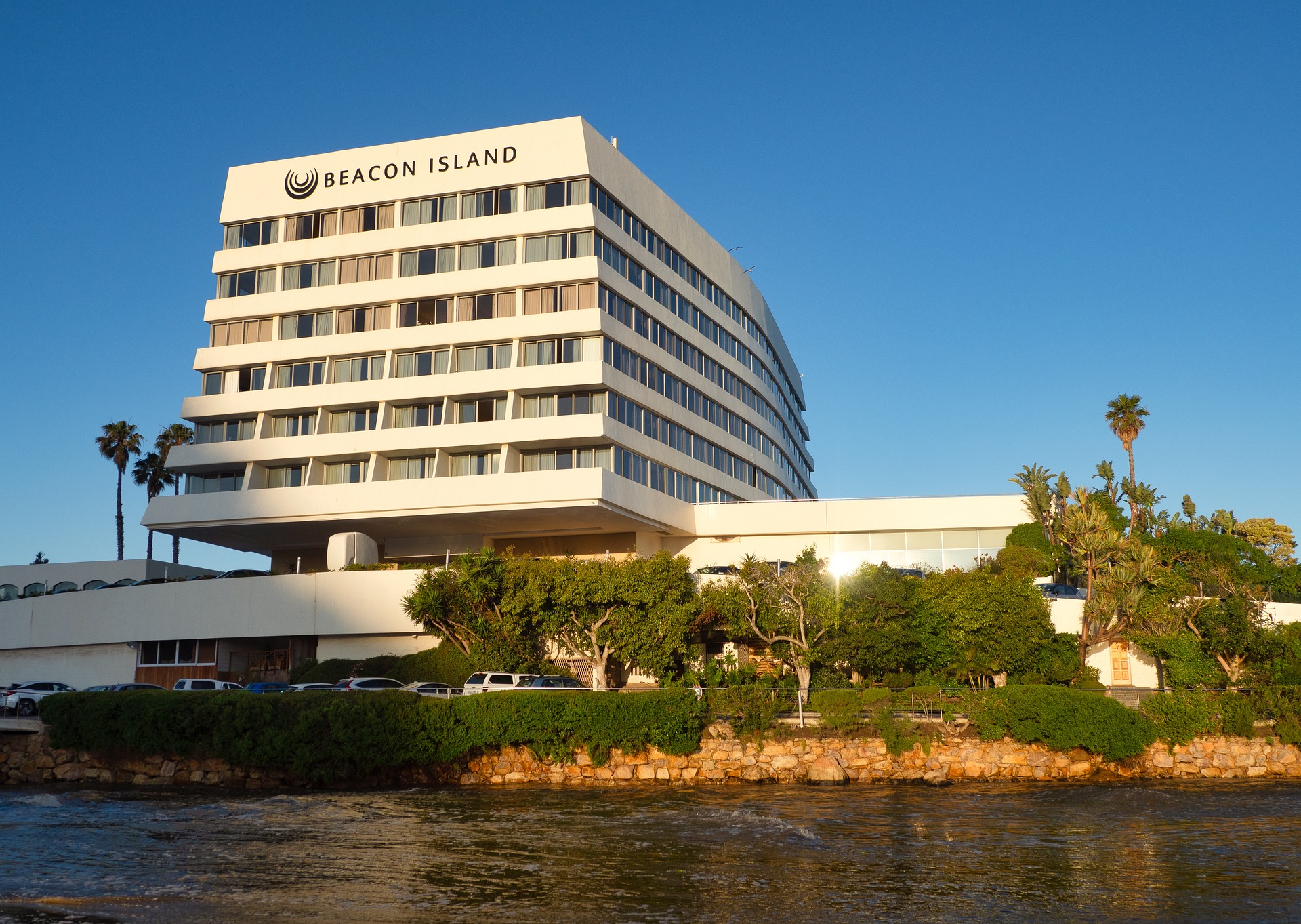 beacon-island-resort-hotel-3711102_1920